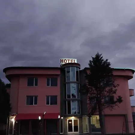 интернационал Hotel *